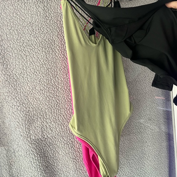 SHEIN 3 Pack basic bodysuits - Picture 3 of 7